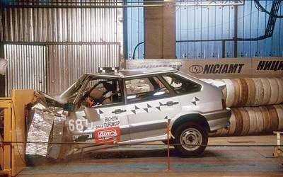  краш тест ваз 2131 видео